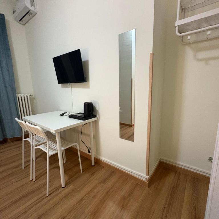 Eva Suites - Camera Matrimoniale con Bagno Privato - 15