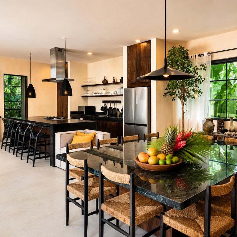 Majestic 5BR Villa - Rooftop Jacuzzi and Concierge in Tulum - Villa - 15