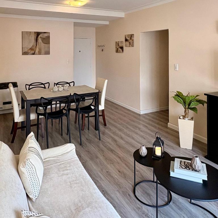 3 amb s/ Calle Guemes c/ cochera - Two-Bedroom Apartment - 1