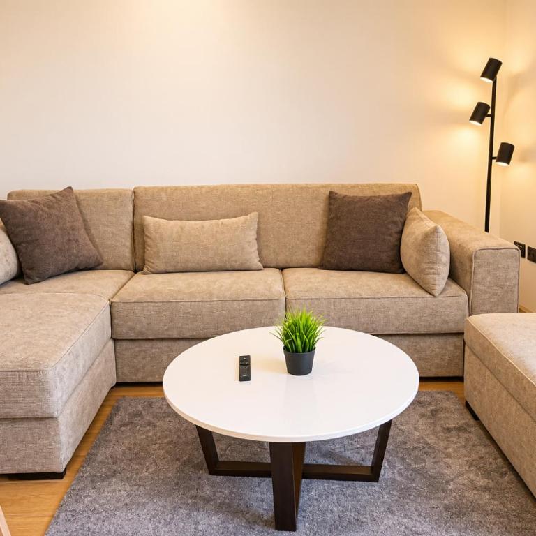 Svetogorska 27, apart kompleks - Appartement - 4