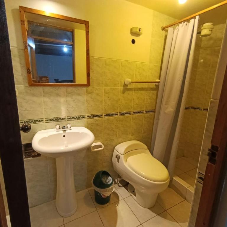 Hostal Urutincuy - Triple Room with Private Bathroom - 2