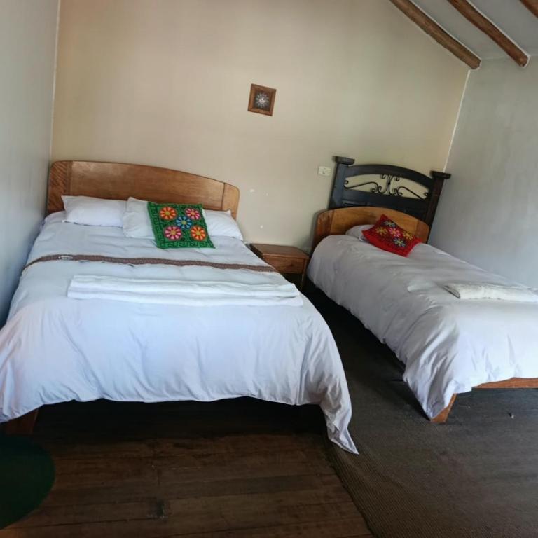 Hostal Urutincuy - Family Room with Private Bathroom - 1
