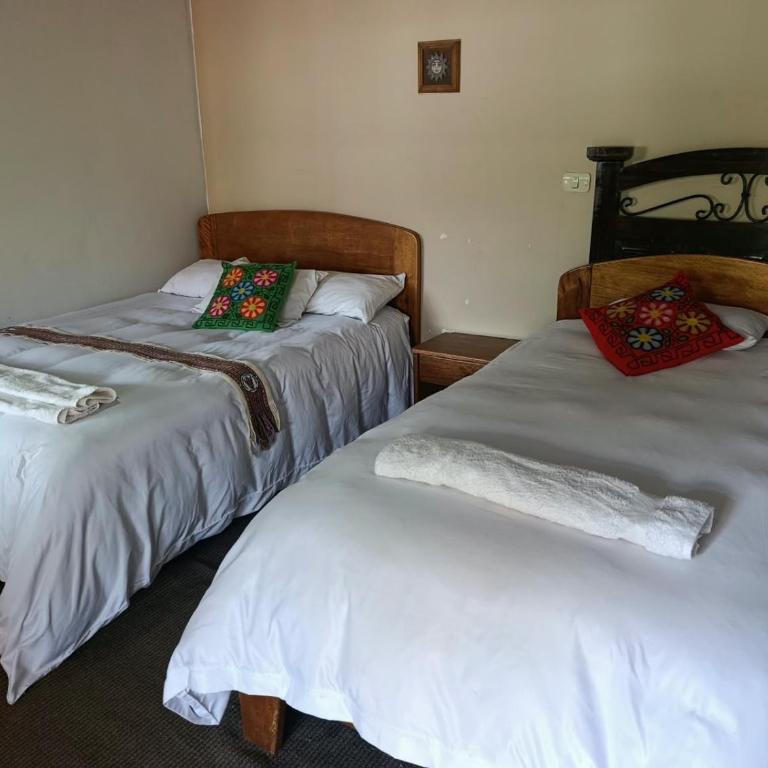 Hostal Urutincuy - Family Room with Private Bathroom - 3