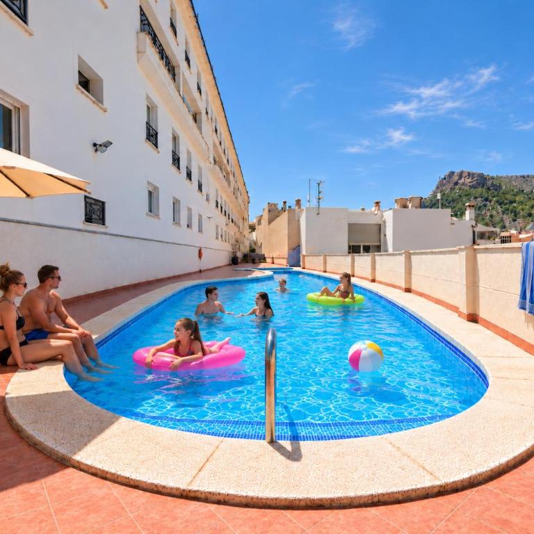 Ruim 3-slaapkamerappartement met zwembad en 2 privéparkeerplaatsen - Three-Bedroom Apartment - 27