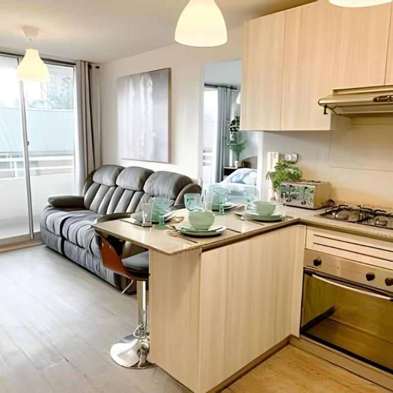 Cozy Central Apartment with Great Connectivity - Apartment - 2