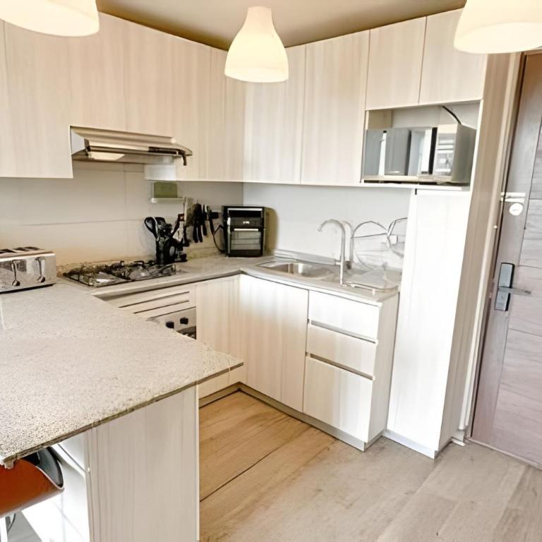 Cozy Central Apartment with Great Connectivity - Apartment - 21