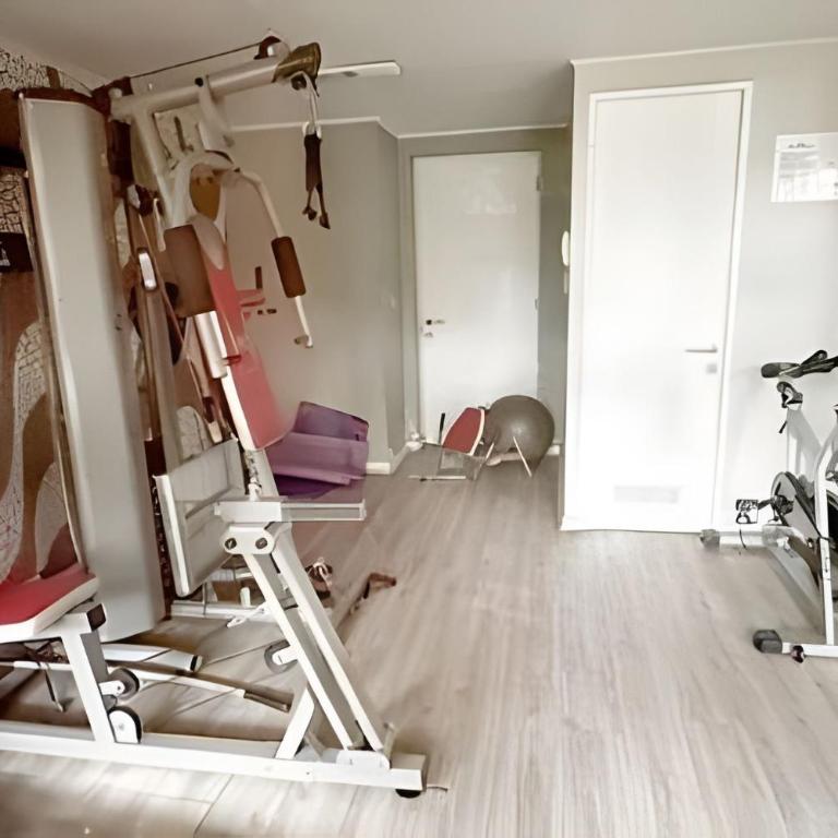 Cozy Central Apartment with Great Connectivity - Apartment - 45
