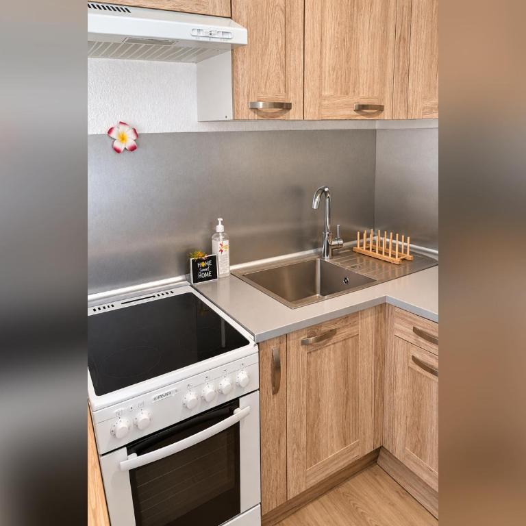 Climatisé et Spacieux avec Terrasse, Centre Port et Proche Mer - 6 Personnes - Deluxe Apartment mit Balkon und 2 Schlafzimmern - 8