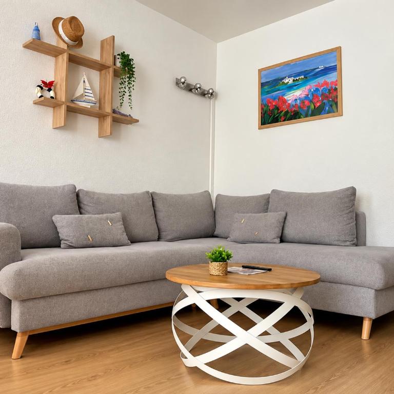 Climatisé et Spacieux avec Terrasse, Centre Port et Proche Mer - 6 Personnes - Deluxe Apartment mit Balkon und 2 Schlafzimmern - 4