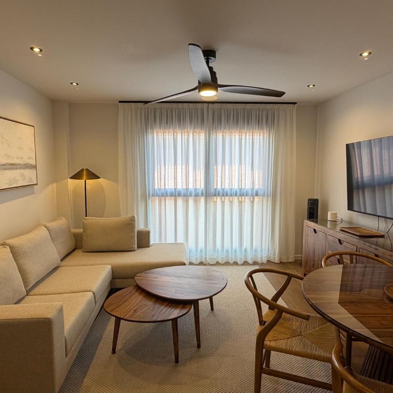 New Spacious 2BR Apartment - Las Canteras Beach - Side Sea View - 2 Bathrooms - AC - Parking - Appartamento con 2 Camere da Letto - 3