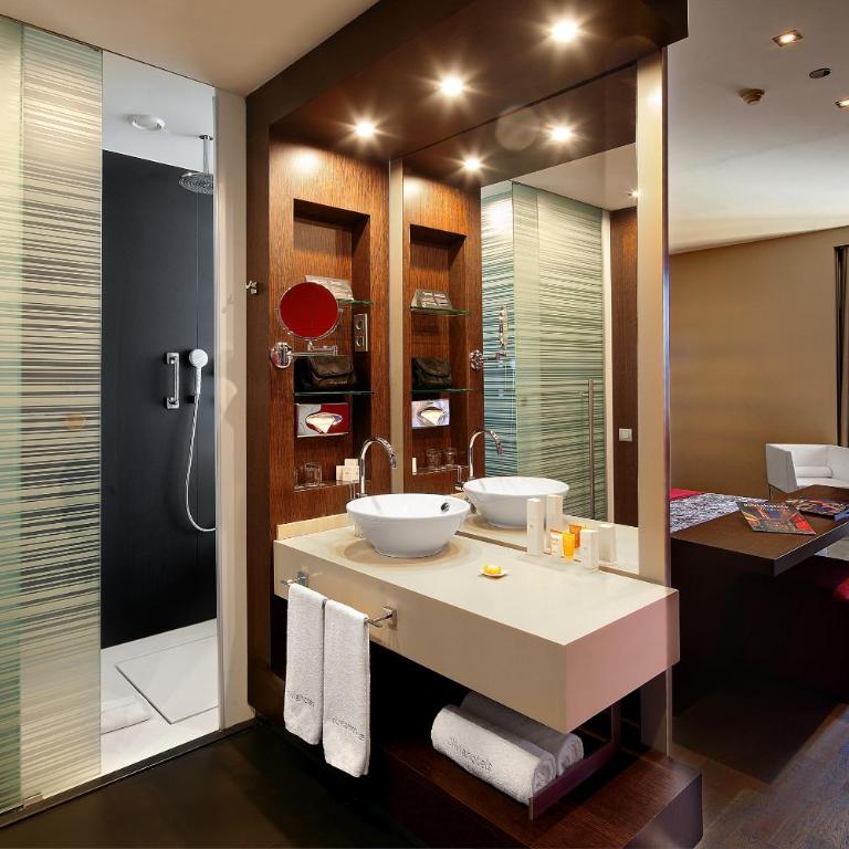Olivia Plaza Hotel - Superior Double Room with Terrace - 2