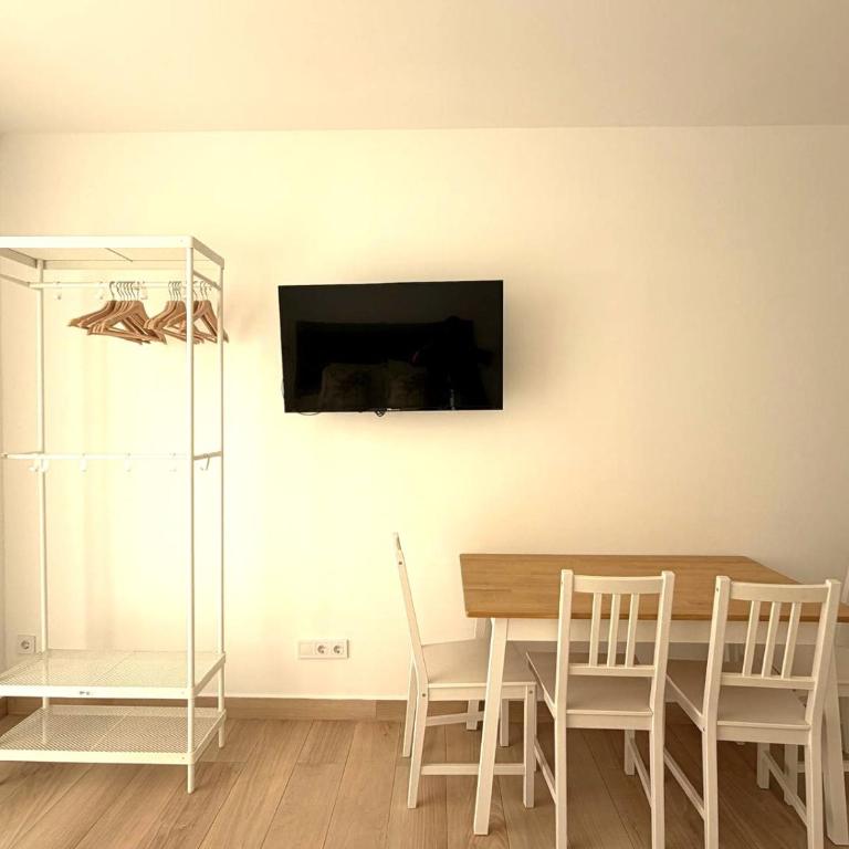 White & Center - Estudio Triple Estándar - 3