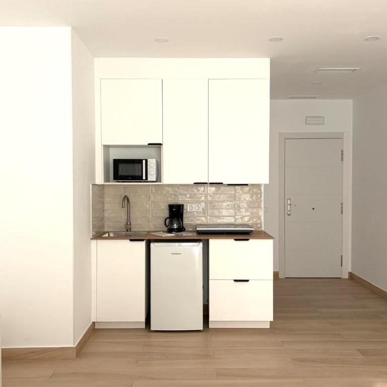 White & Center - Estudio Triple Estándar - 1