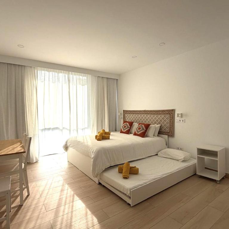 White & Center - Estudio Triple Estándar - 9