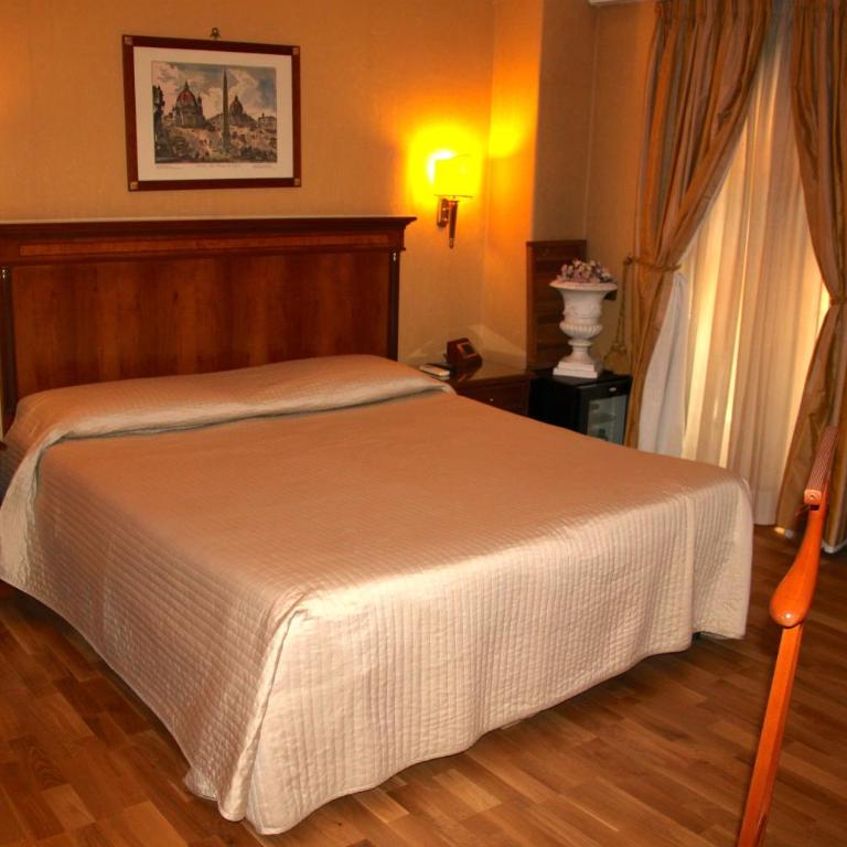 Luxury Rooms H 2000 Roma - Camera Matrimoniale - 2