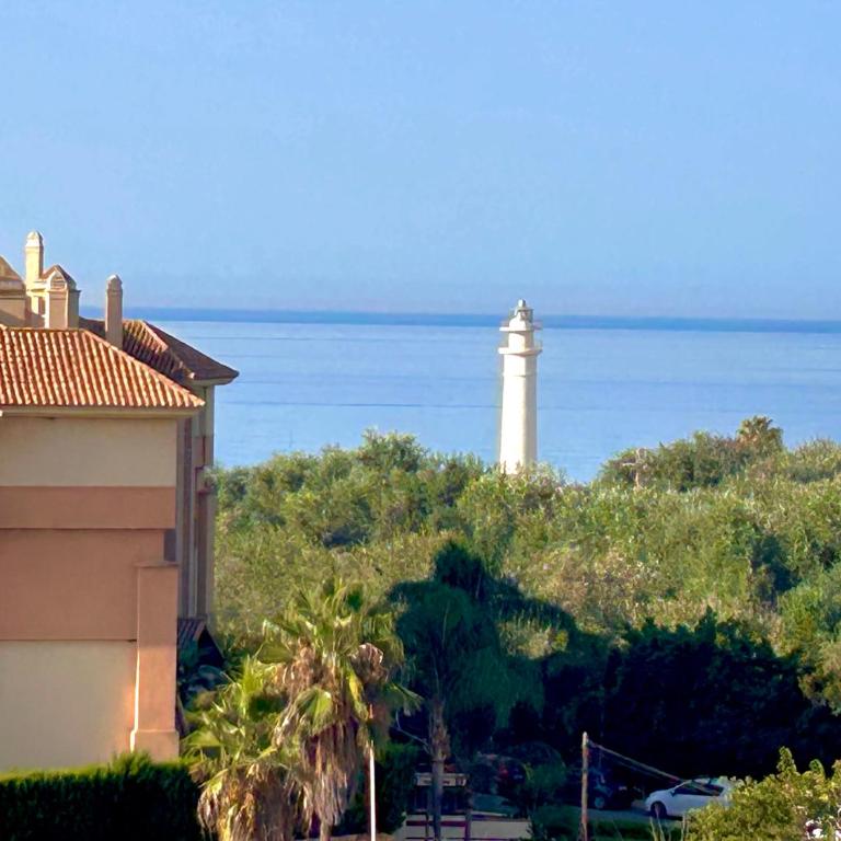 Newly built, colorful apartment with sea views - Apartment mit 2 Schlafzimmern, einem Balkon und Meerblick - 18