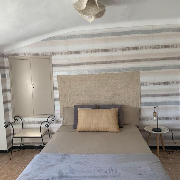 Casa Enric , con zona infantil, piscina y parking privado - Casa de 4 dormitorios - 2
