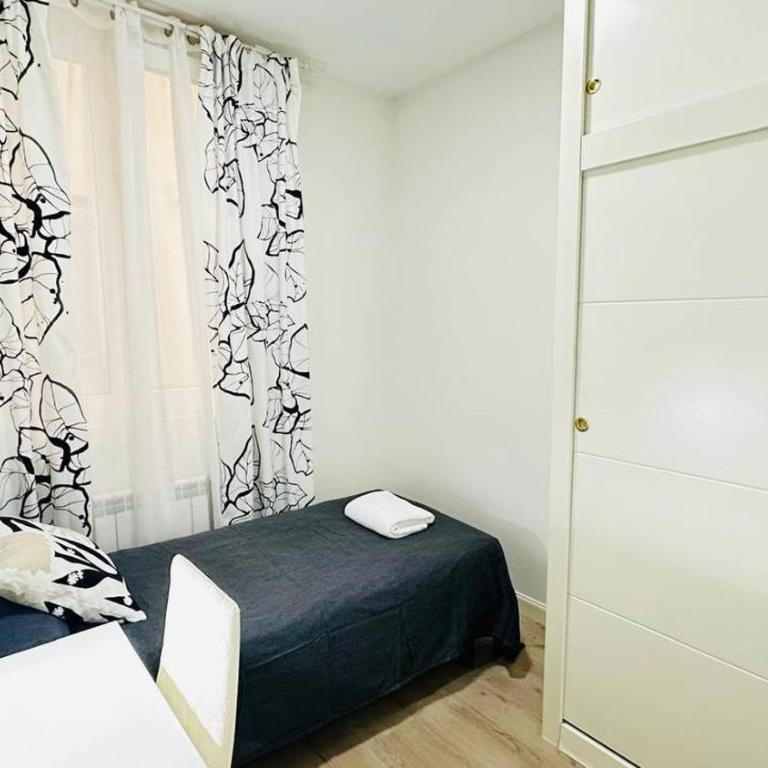 Habitaciones Barcelo - Habitación Individual con baño compartido - 5