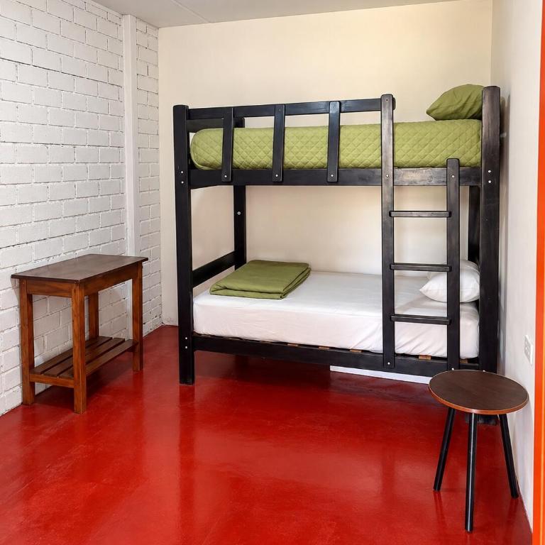 Casa en Zaragoza con Jardín y Estacionamiento privado - Two-Bedroom House - 14