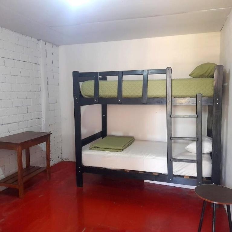 Casa en Zaragoza con Jardín y Estacionamiento privado - Two-Bedroom House - 17