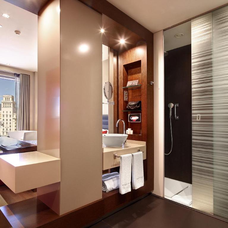Olivia Plaza Hotel - Double Room with View - 8