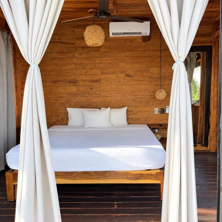 Hotel My Love Bacalar Lagoon Front -Gratis Renta Kayyaks - Bungalow Deluxe Partial Lagoon View with Terrace - 8