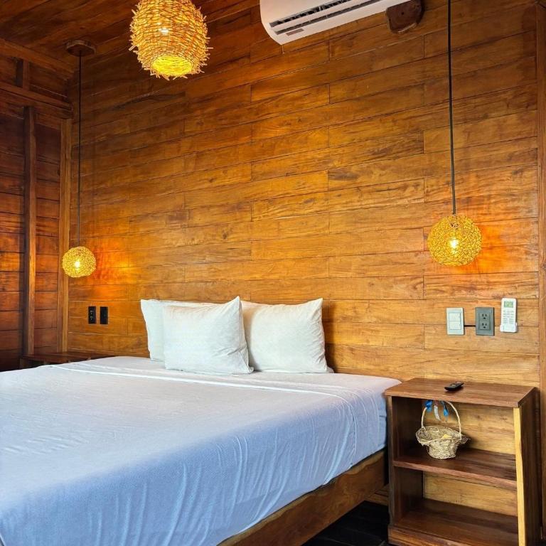 Hotel My Love Bacalar Lagoon Front -Gratis Renta Kayyaks - Bungalow Deluxe Partial Lagoon View with Terrace - 7