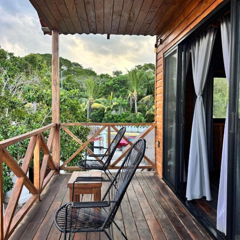 Hotel My Love Bacalar Lagoon Front -Gratis Renta Kayyaks - Bungalow Deluxe Partial Lagoon View with Terrace - 6