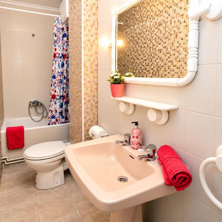"El rincon del pintor"Enorme piso a junto a Laurel ascensor By Apartamentos Logrono - Apartamento con balcón - 6