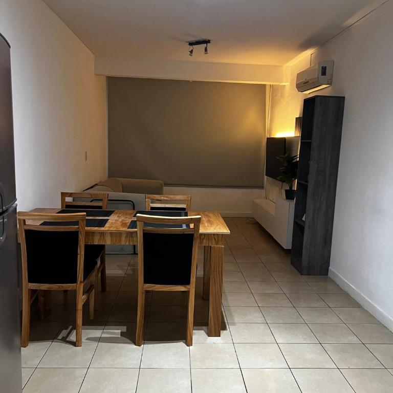 Departamento monoambiente amplio en el centro de la ciudad - Apartamento de 1 dormitorio - 12