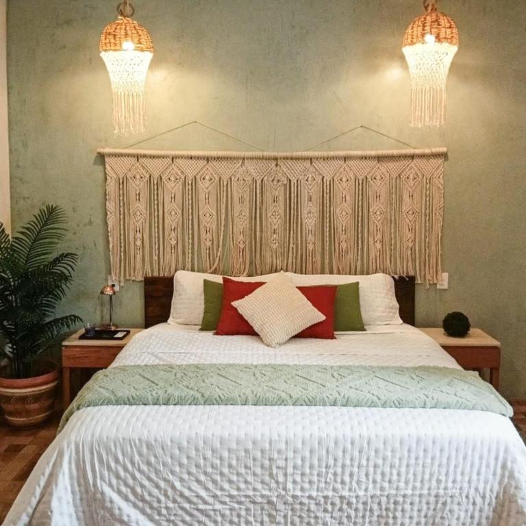 Suite Angelina King Bed & Pool Near Cenote Zaci - King Suite with Pool View - 1