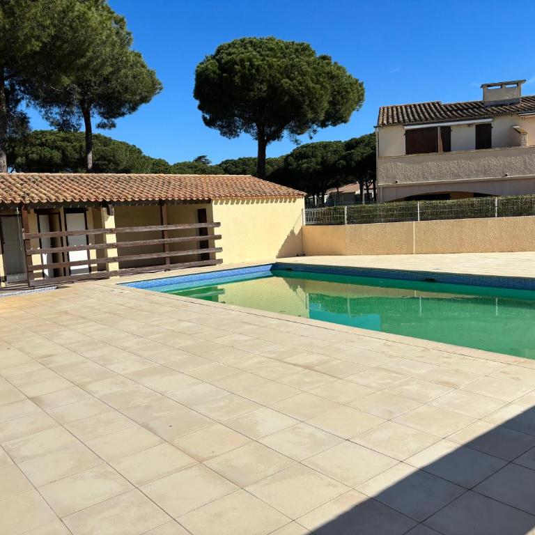 Le coin des cigales - Piscine - Parking - Proche village naturiste - Histoire de Clés - Apartment mit 1 Schlafzimmer - 4