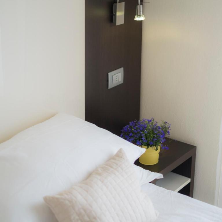 Hotel Ricchi - Camera Matrimoniale Economy - 2