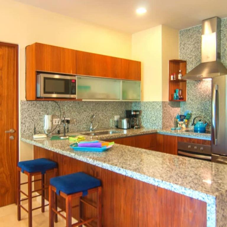 Happy Vibes Getaway with Stellar Oceanview Roof Pool! - Apartamento - 6