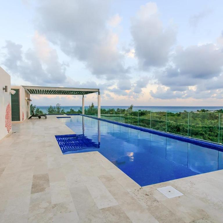 Happy Vibes Getaway with Stellar Oceanview Roof Pool! - Apartamento - 15