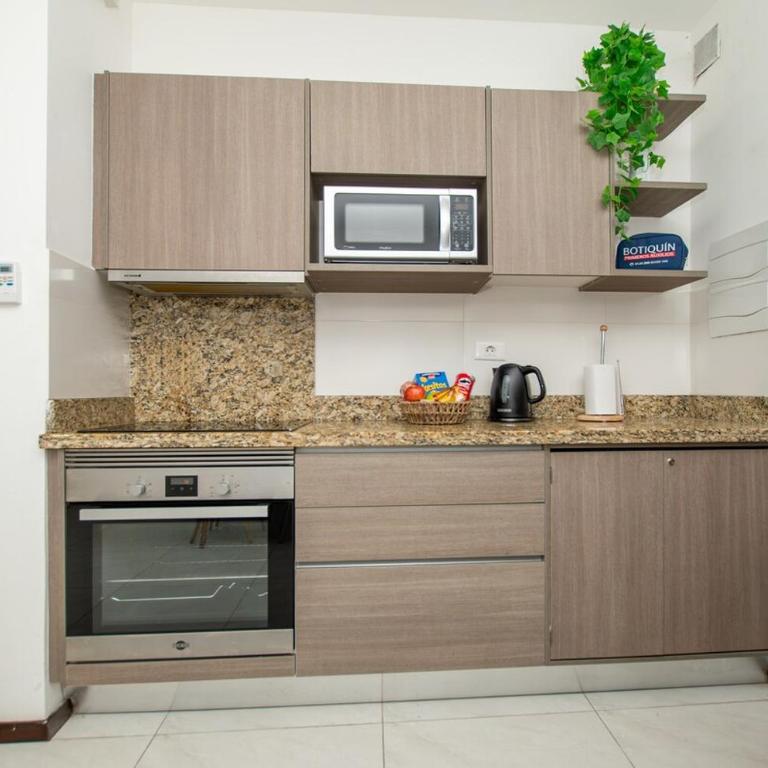 Fully Equipped Apt Pool & Workspace City Views - Apartamento - 3