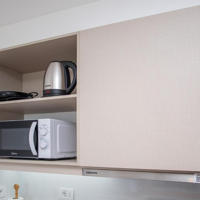 Prime Location One-Bedroom Near the Mall - Apartamento - 32