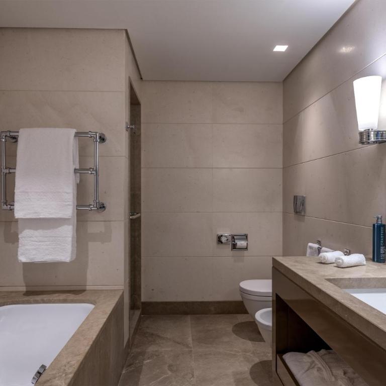 Hilton Turin Centre - Camera King Deluxe - 3