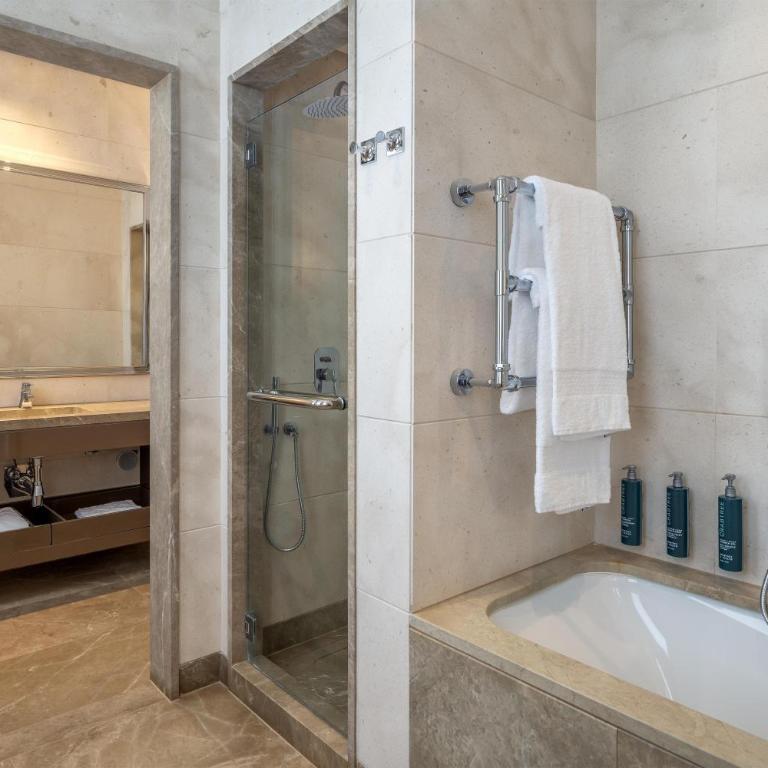 Hilton Turin Centre - Camera Executive Doppia con Letti Singoli - 4