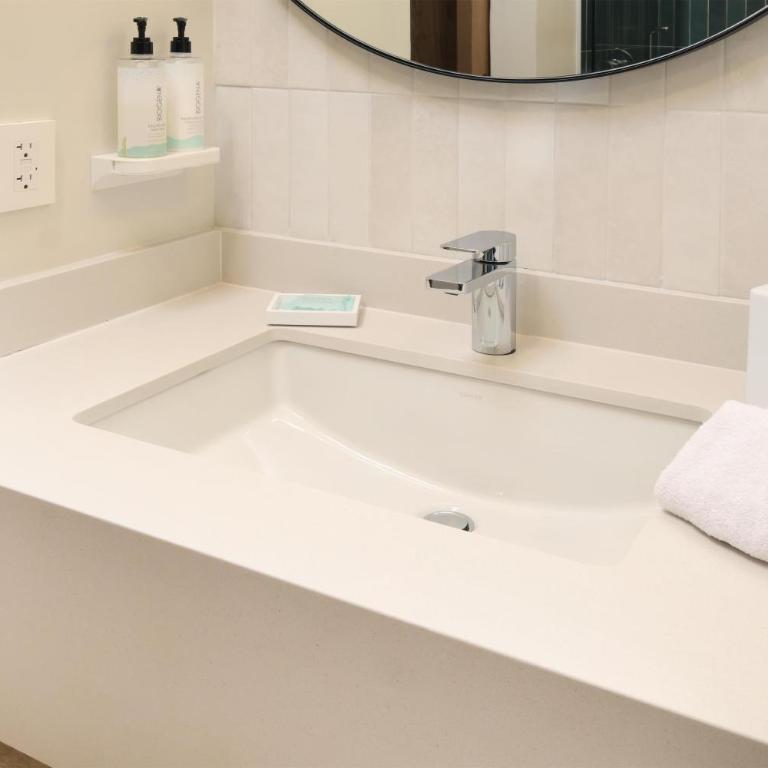 Hampton by Hilton Monterrey Tecnológico - Habitación Doble - 2 camas dobles - 7