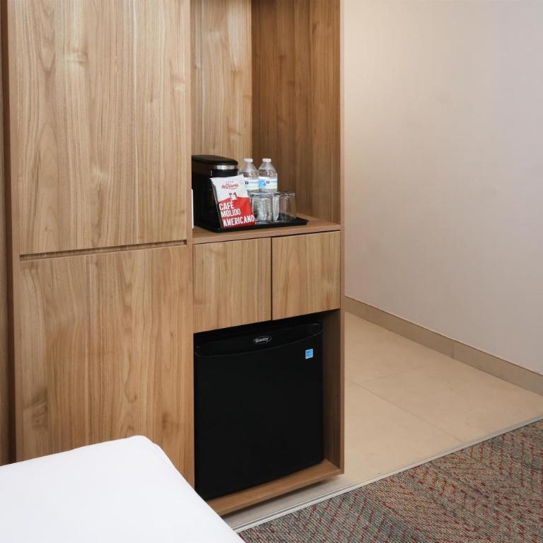 Hampton by Hilton Monterrey Tecnológico - Habitación Doble - 2 camas dobles - 9