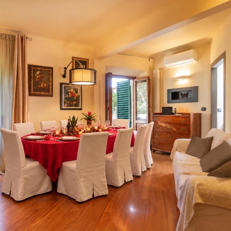 Spacious Home 4BR Garden Free Parking Near Center - Four-Bedroom Apartment - 2