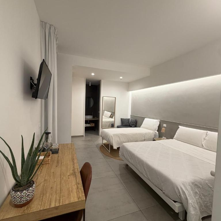 Lecce Luxury Rooms - Camera Queen con Balcone - 1
