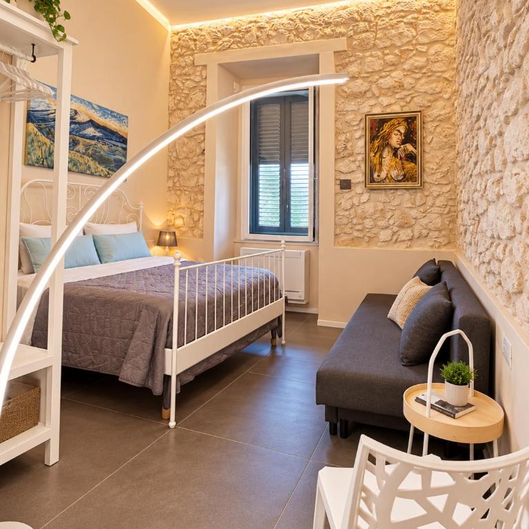 Black & White Charme ORTIGIA & SIRACUSA - Deluxe Apartment mit 1 Schlafzimmer - 12