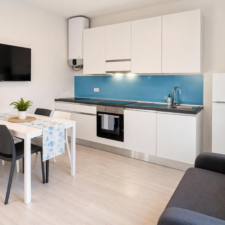 APPARTAMENTO BLU -OVER THE RAINBOW APARTMENTS - LIDO di JESOLO- PIAZZA MAZZINI 200 MT DAL MARE - Apartamento de 1 dormitorio - 1