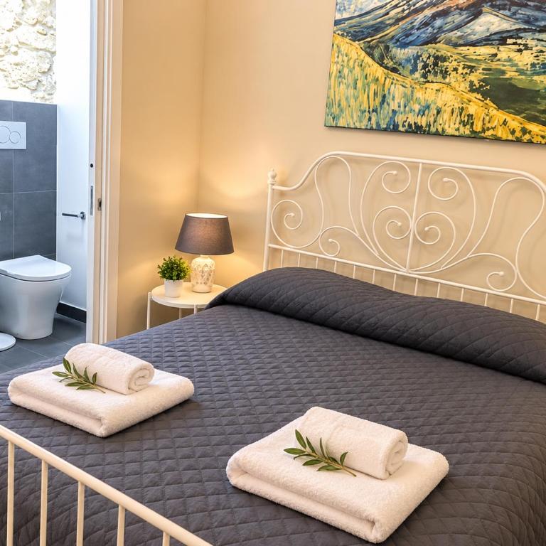 Black & White Charme ORTIGIA & SIRACUSA - Deluxe Apartment mit 1 Schlafzimmer - 17