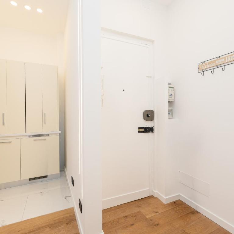 Luini - Monolocale al piano terra con affaccio su strada - One-Bedroom Apartment - 11