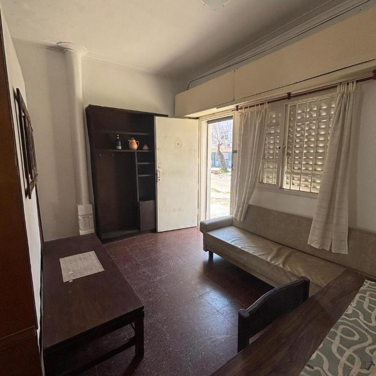 Monoambiente amoblado en La Plata - One-Bedroom Apartment - 1