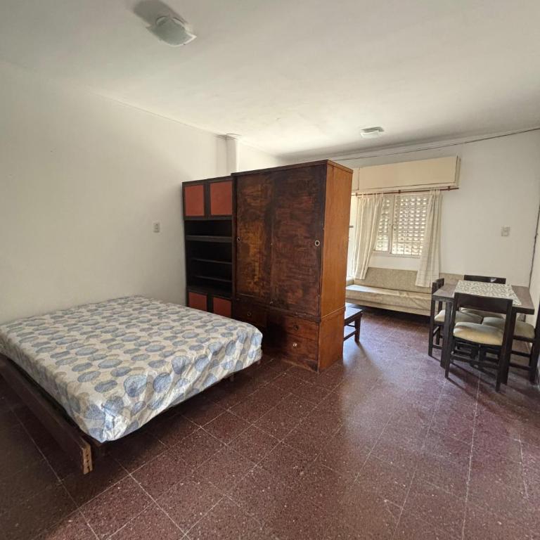 Monoambiente amoblado en La Plata - One-Bedroom Apartment - 2