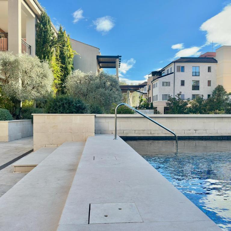 Queen Milena, Luxury apartment in Porto Montenegro with amazing garden and pool - Apartman sa 2 Spavaće Sobe - 50